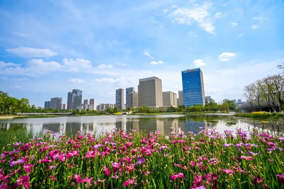 首批13个创业团队入驻成都opc园区